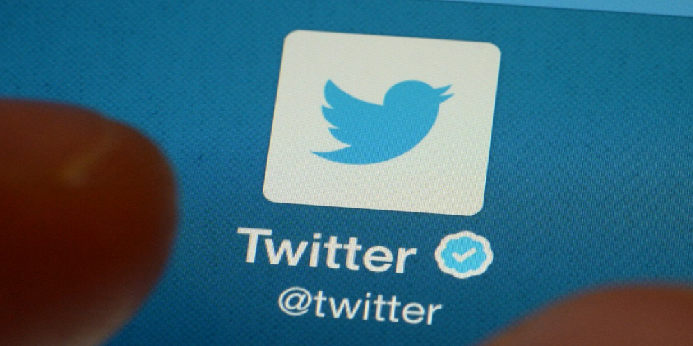 Twitter Fights Screenshots with Pop-Up Prompts